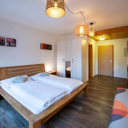 体育旅舍克罗斯特 酒店