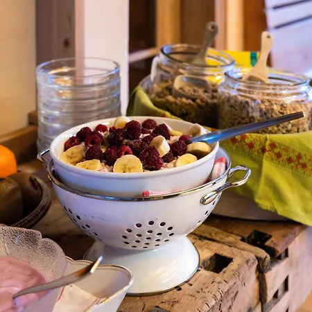 体育旅舍克罗斯特 酒店 3*